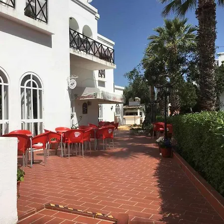 - Cozy By The Pool 公寓