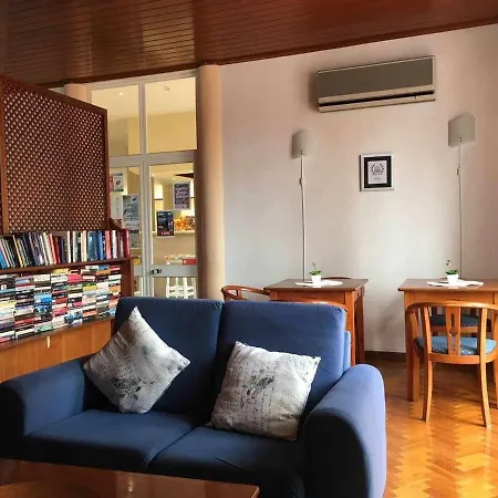 - Cozy By The Pool Apartment